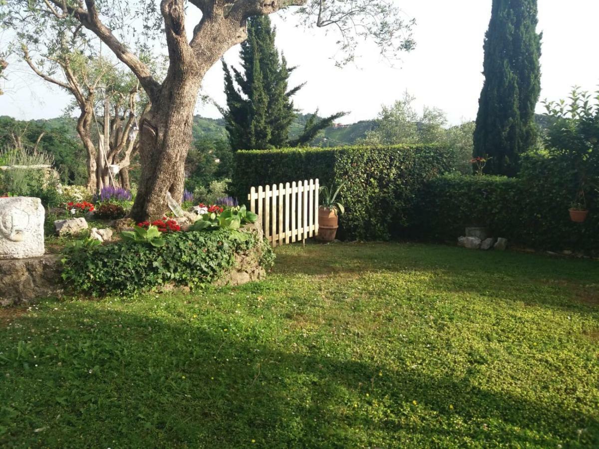 Da Adria Al Corvenale - Casa Vacanze Carrara - Villa Exterior photo