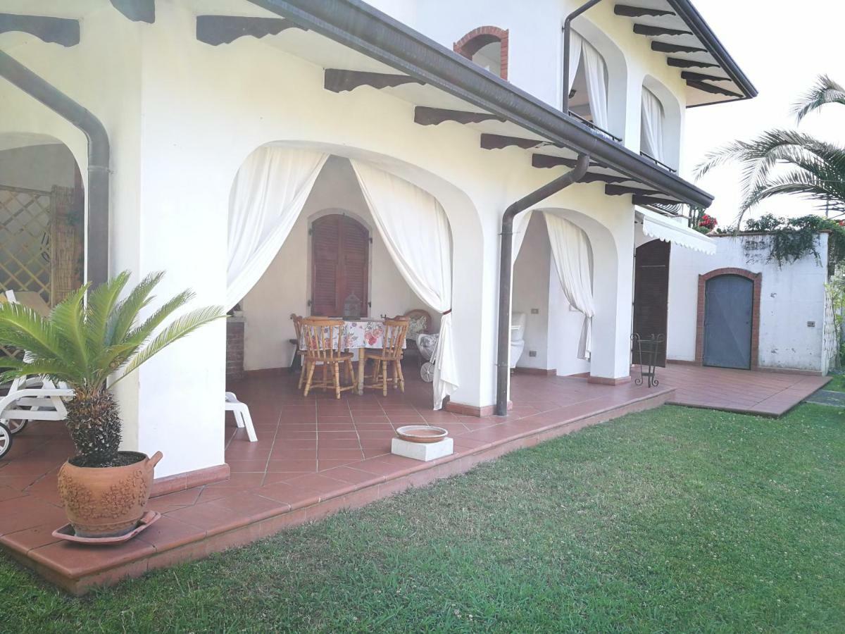 Da Adria Al Corvenale - Casa Vacanze Carrara - Villa Exterior photo