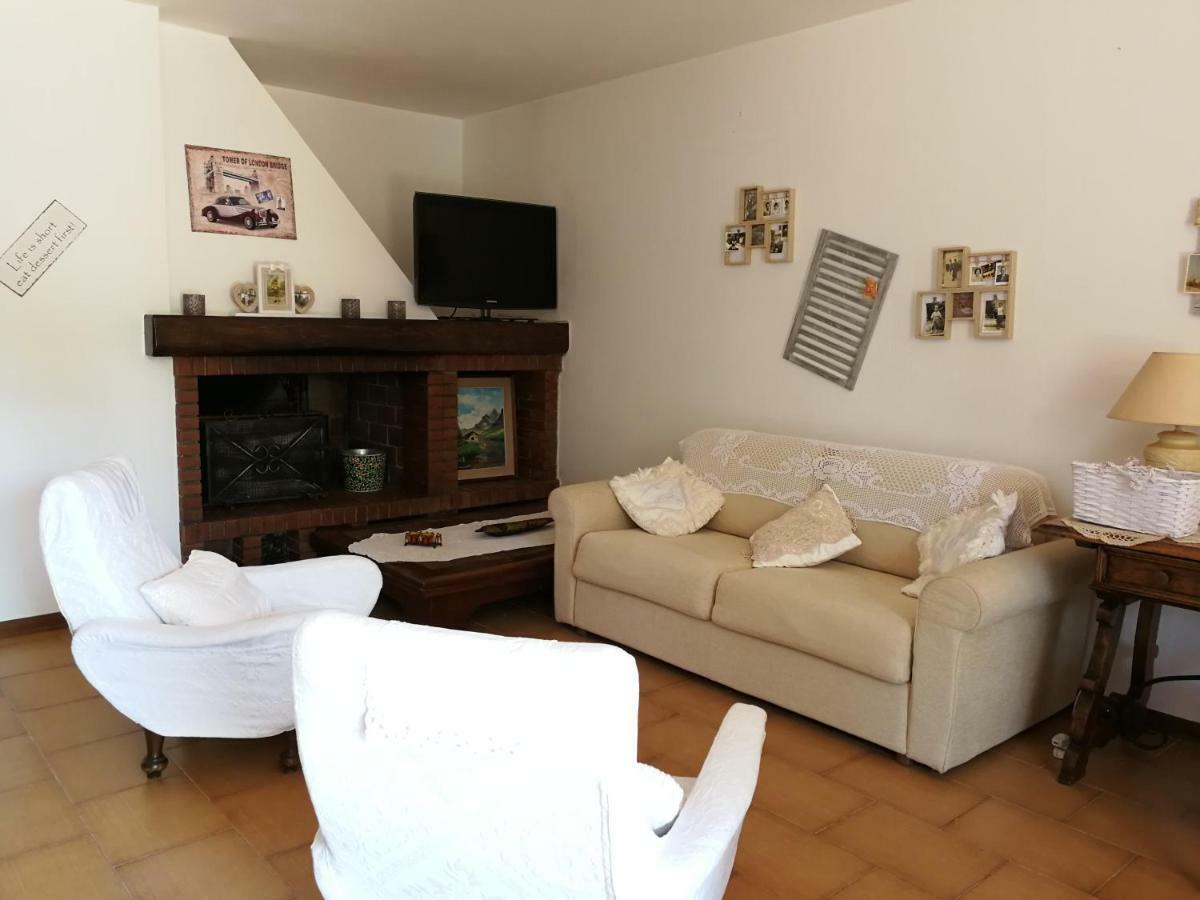 Da Adria Al Corvenale - Casa Vacanze Carrara - Villa Exterior photo